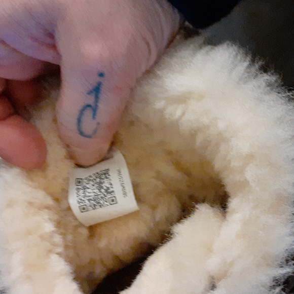 Uggs - Picture 6 of 6